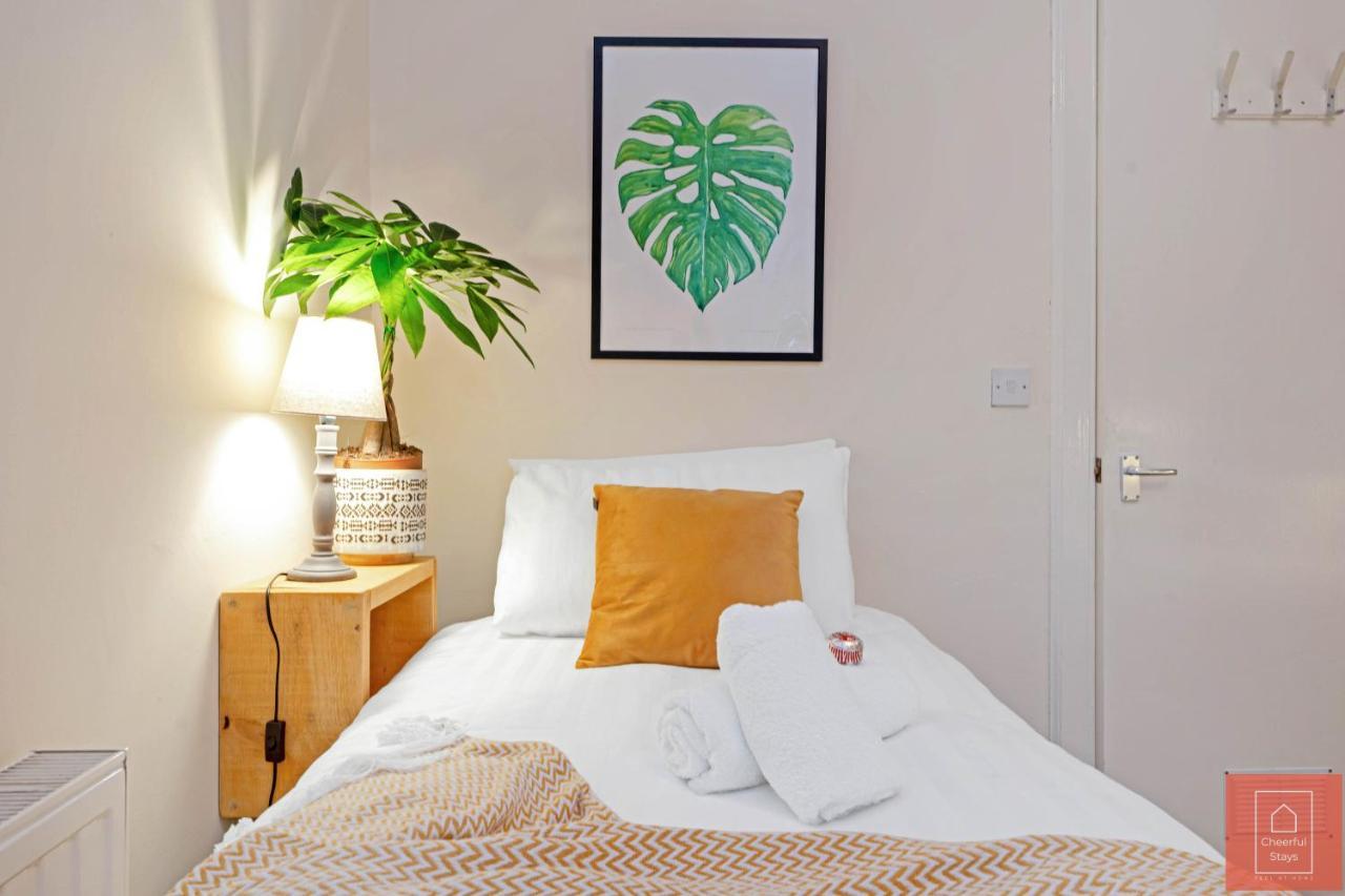 Cheerful Stays: Spacious Flat In Vibrant Leith Edinburgh Luaran gambar